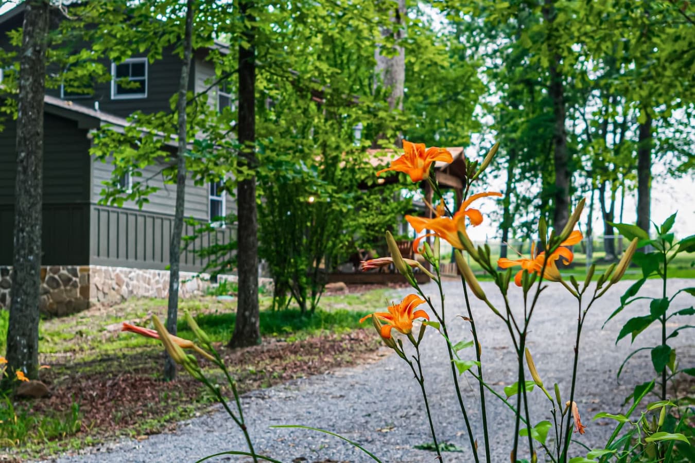These flowers are in full bloom, and so is your vacation mood.