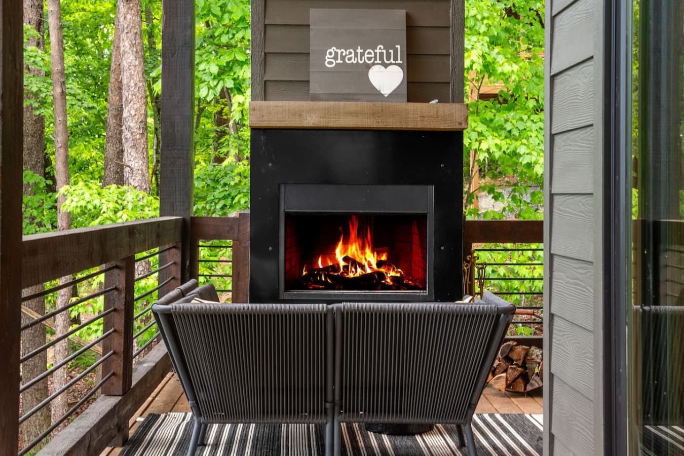 The perfect setting for unforgettable nights—enjoy the crackling warmth of the fire under the stars.