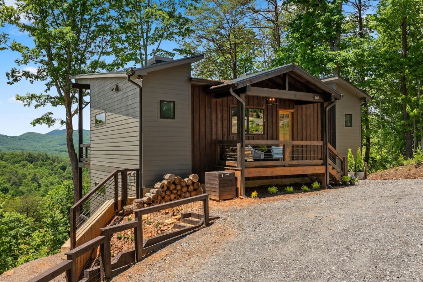 Designed to complement its surroundings, this beautiful lodge offers a peaceful escape in every season.