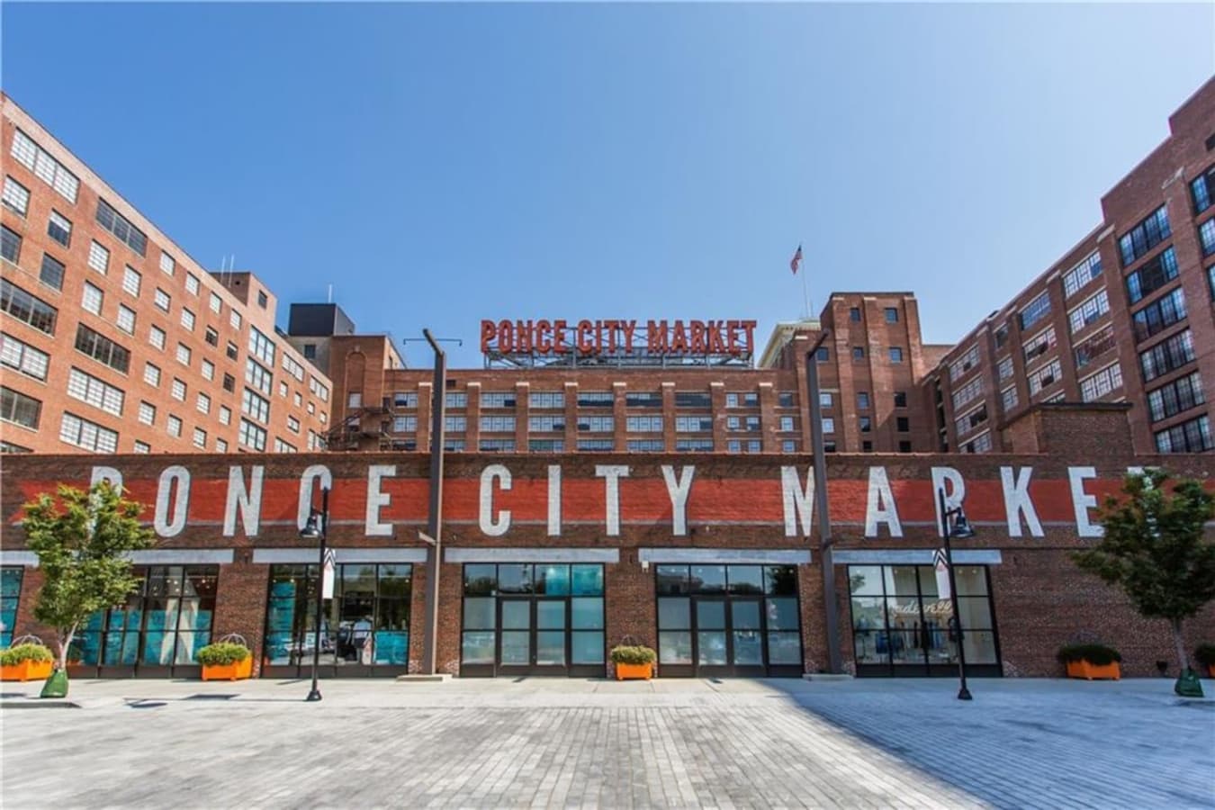 One of Atlanta’s favorite spots, Ponce City Market offers food halls, curated retail, and rooftop entertainment—all within easy reach from your stay.