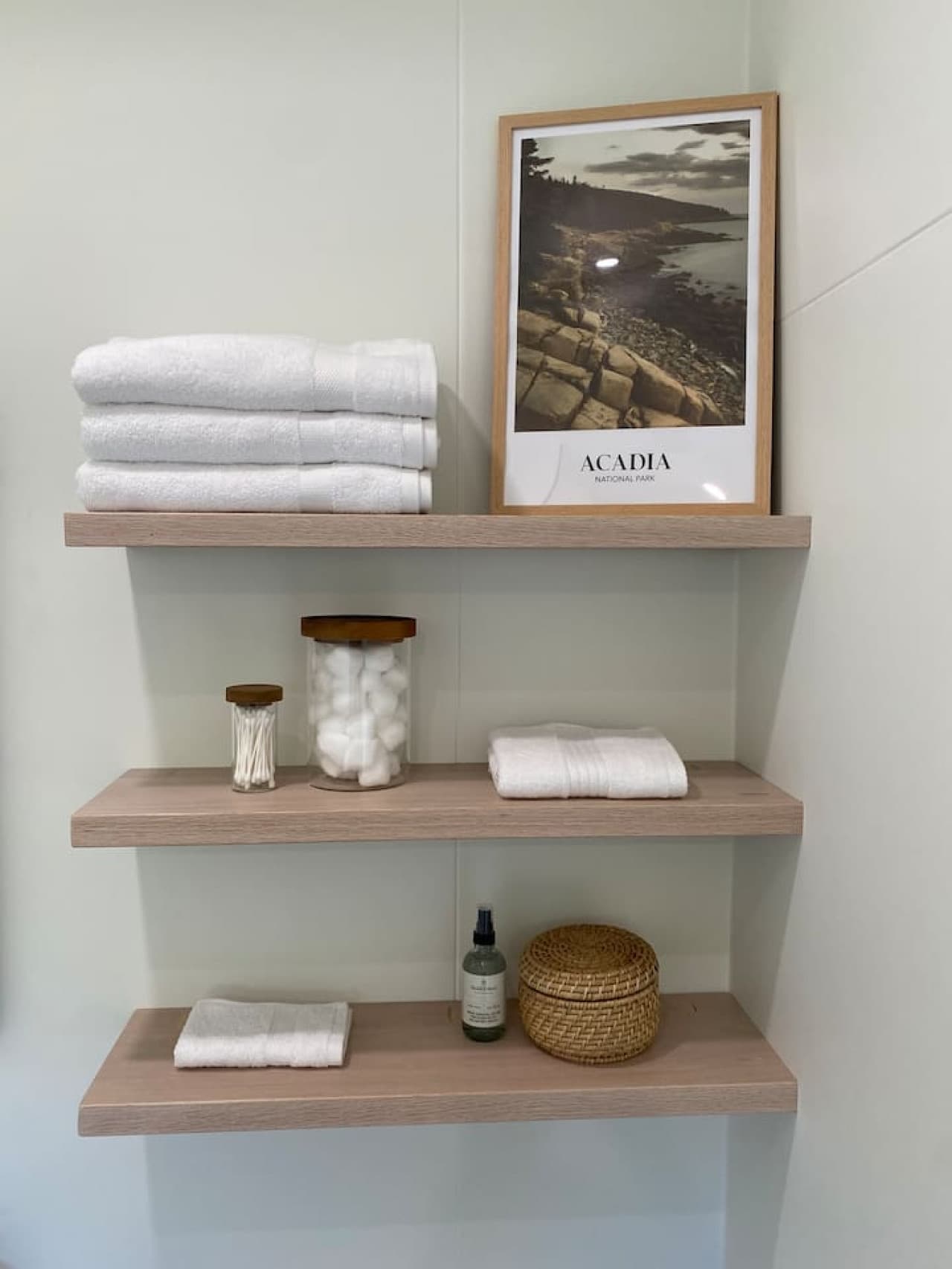 Towels and decor.