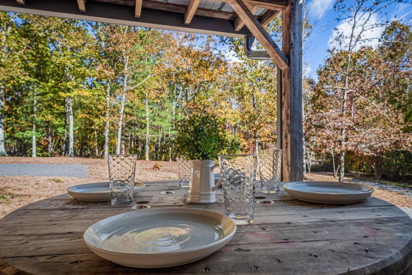Dine al fresco with nature as your backdrop.