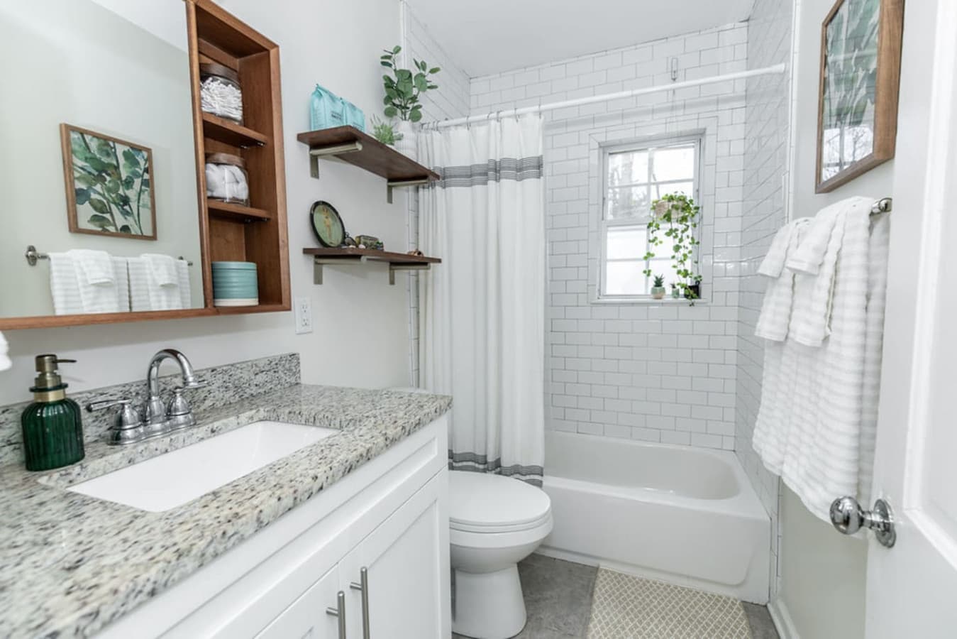 Shower/tub combo with space for your essentials.