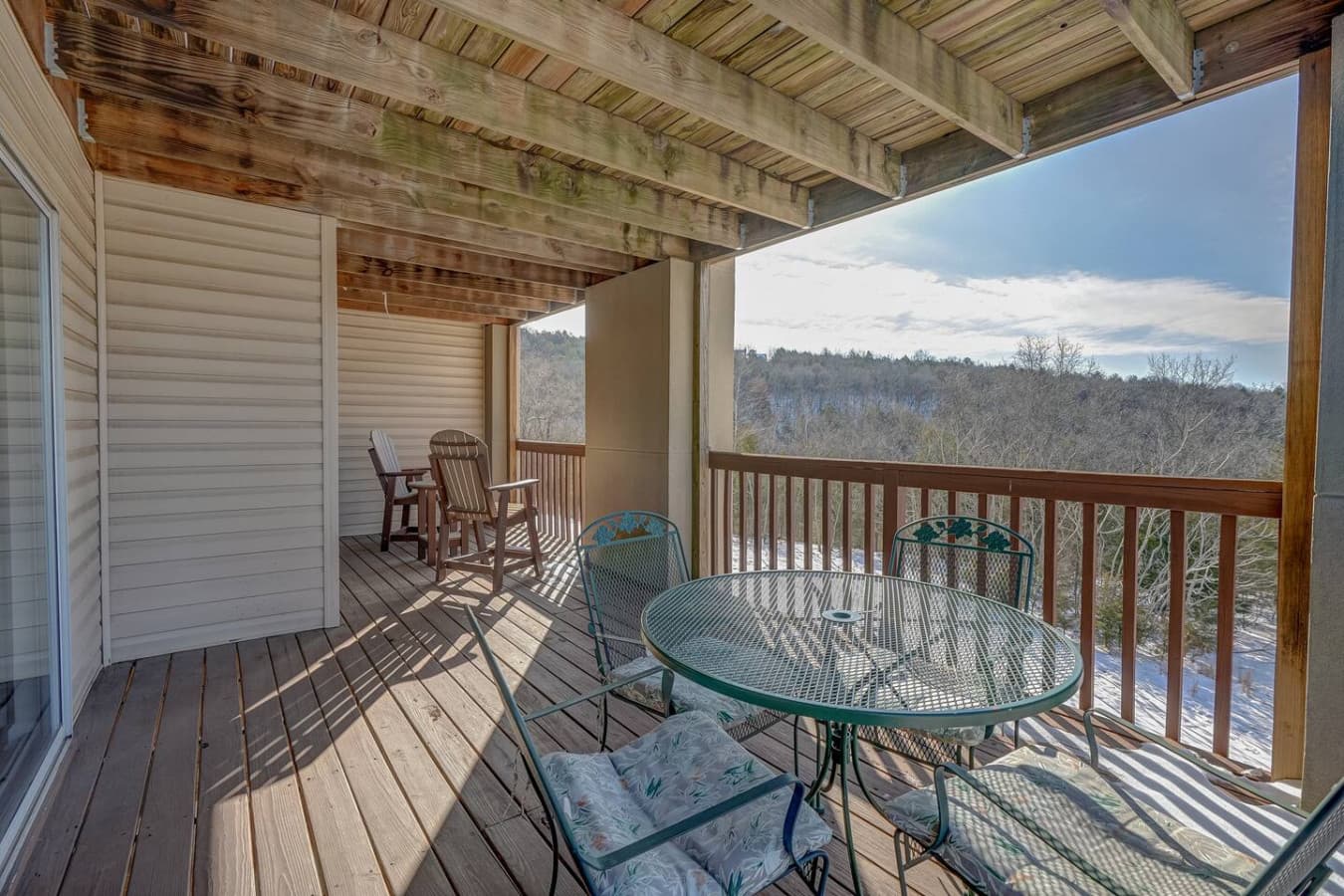 The ideal spot to pause, breathe, and appreciate the beauty of Branson’s nature—from the Ozark mountains to Table Rock Lake