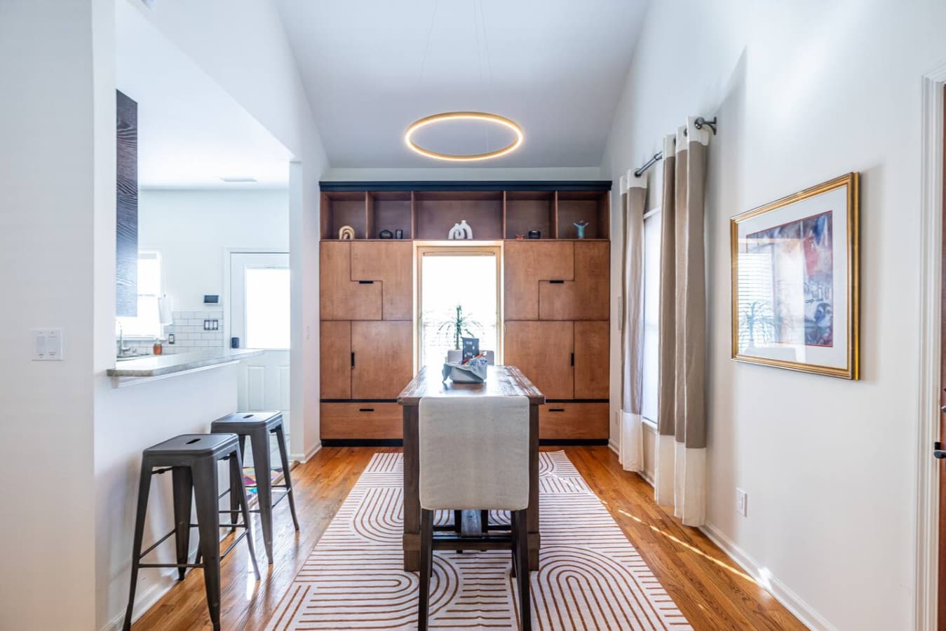 A bright dining space designed for shared meals and relaxed moments.