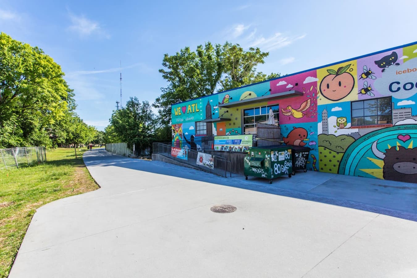 Steps from your door, the Eastside Beltline Trail offers a scenic route through Atlanta’s most iconic neighborhoods, from the historic Old Fourth Ward to the lively streets of Inman Park and beyond.