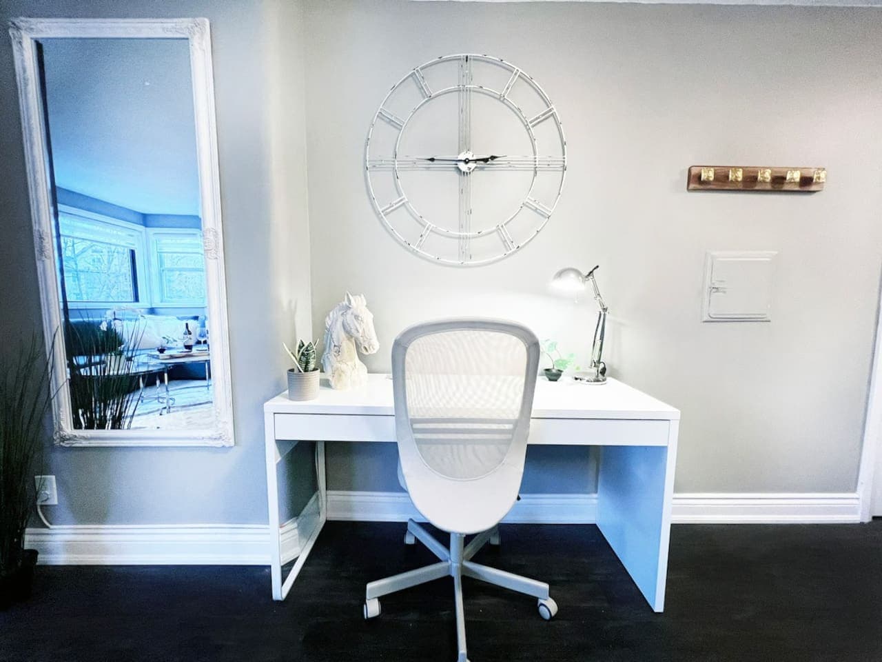 A perfect setup for business travelers, freelancers, and remote workers—500 Mbps WiFi included!