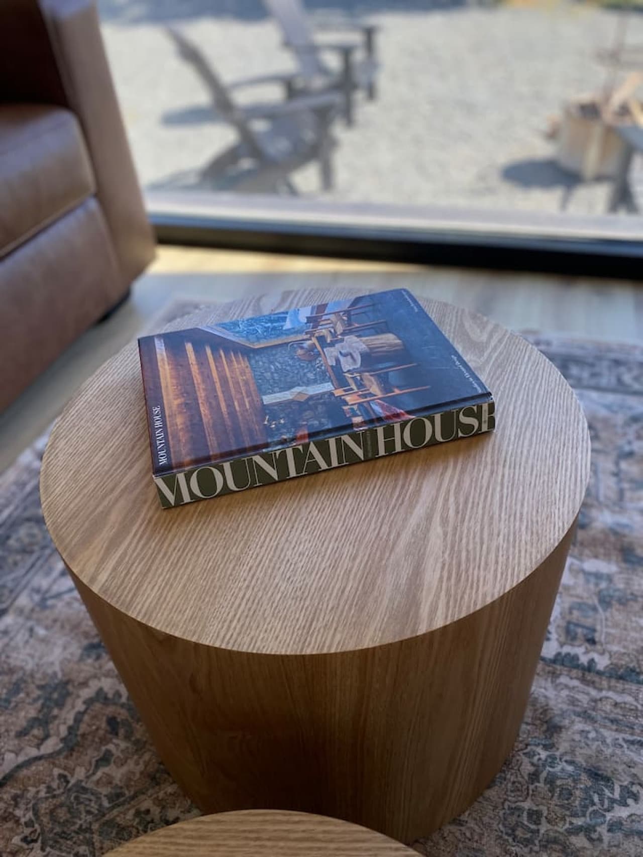 A page, a pause, and a perfect getaway.