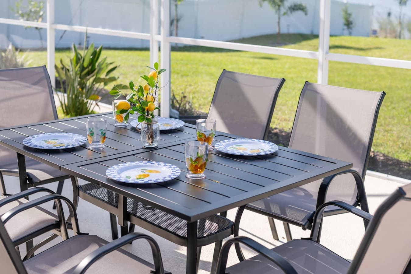 From morning coffee to evening dinners — enjoy it all outdoors.