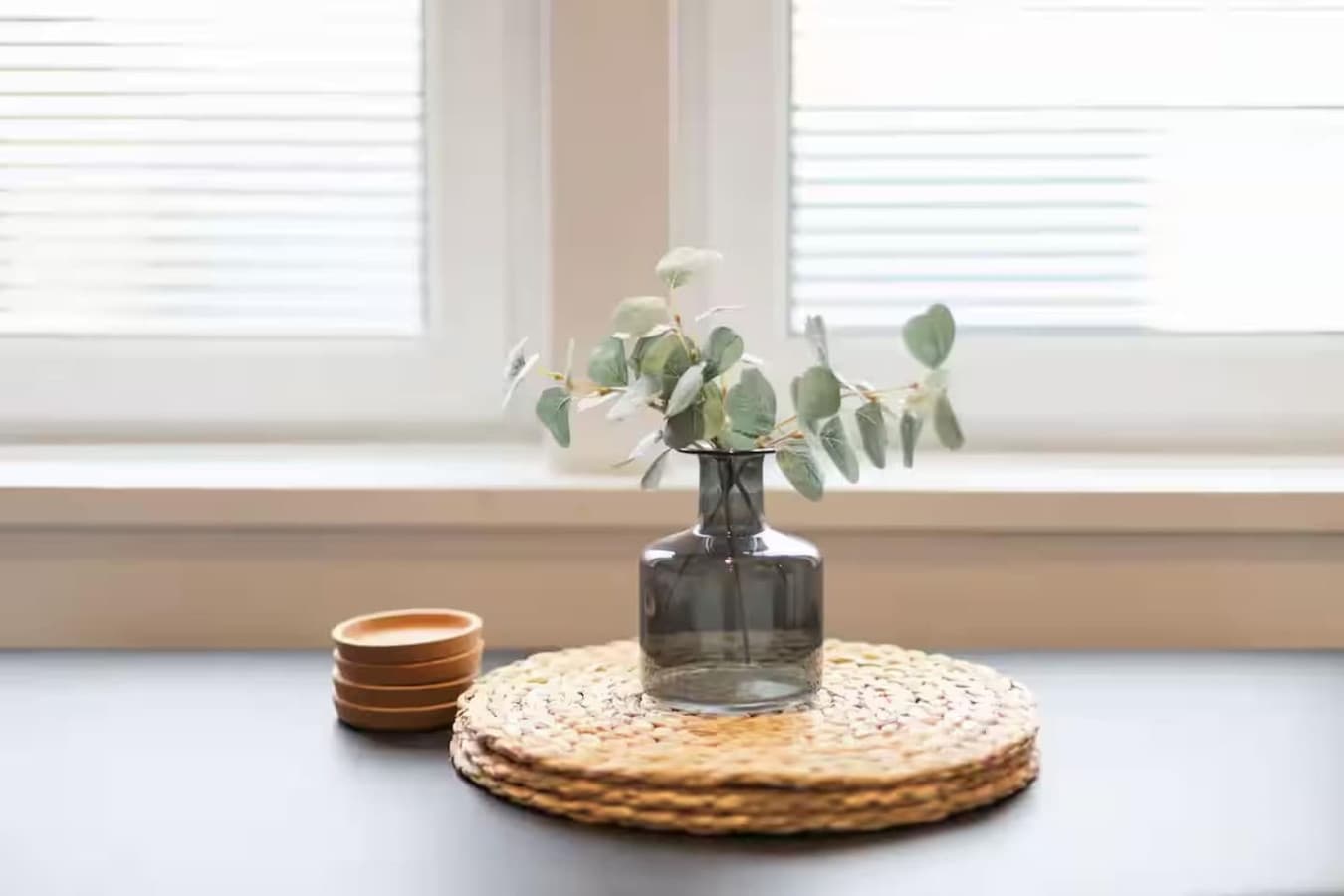 A touch of greenery to bring life and vibrancy to the space!