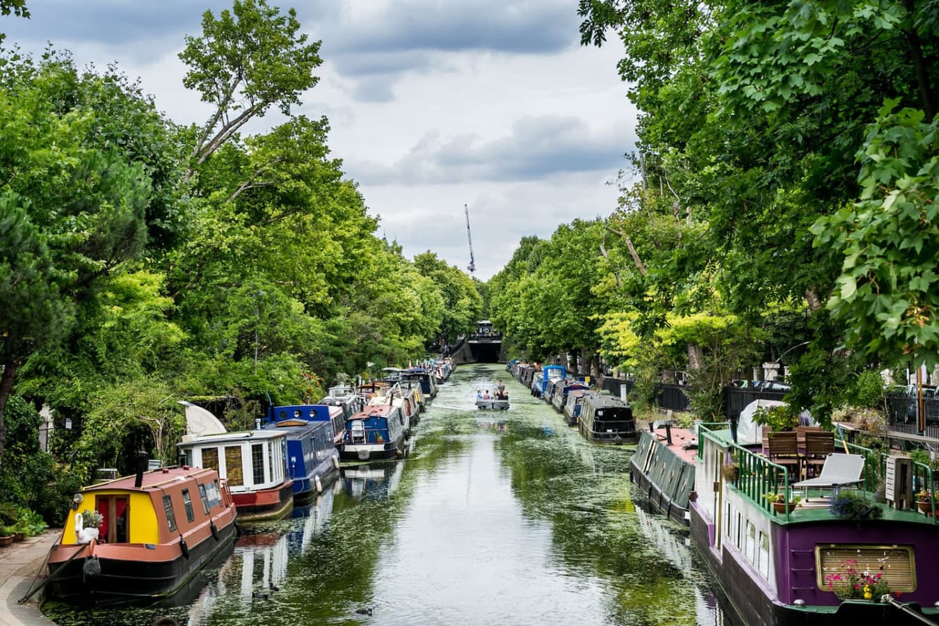 10 minutes to discover London’s quieter side—take in the peaceful views along the Regent's Canal Walk