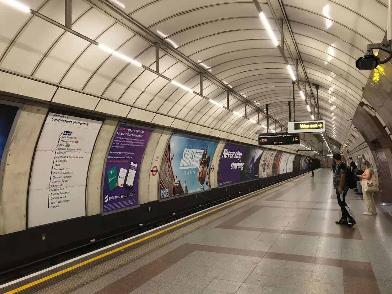 Conveniently located just a 3-minute stroll from Angel Underground Station, connecting you to all of London.
