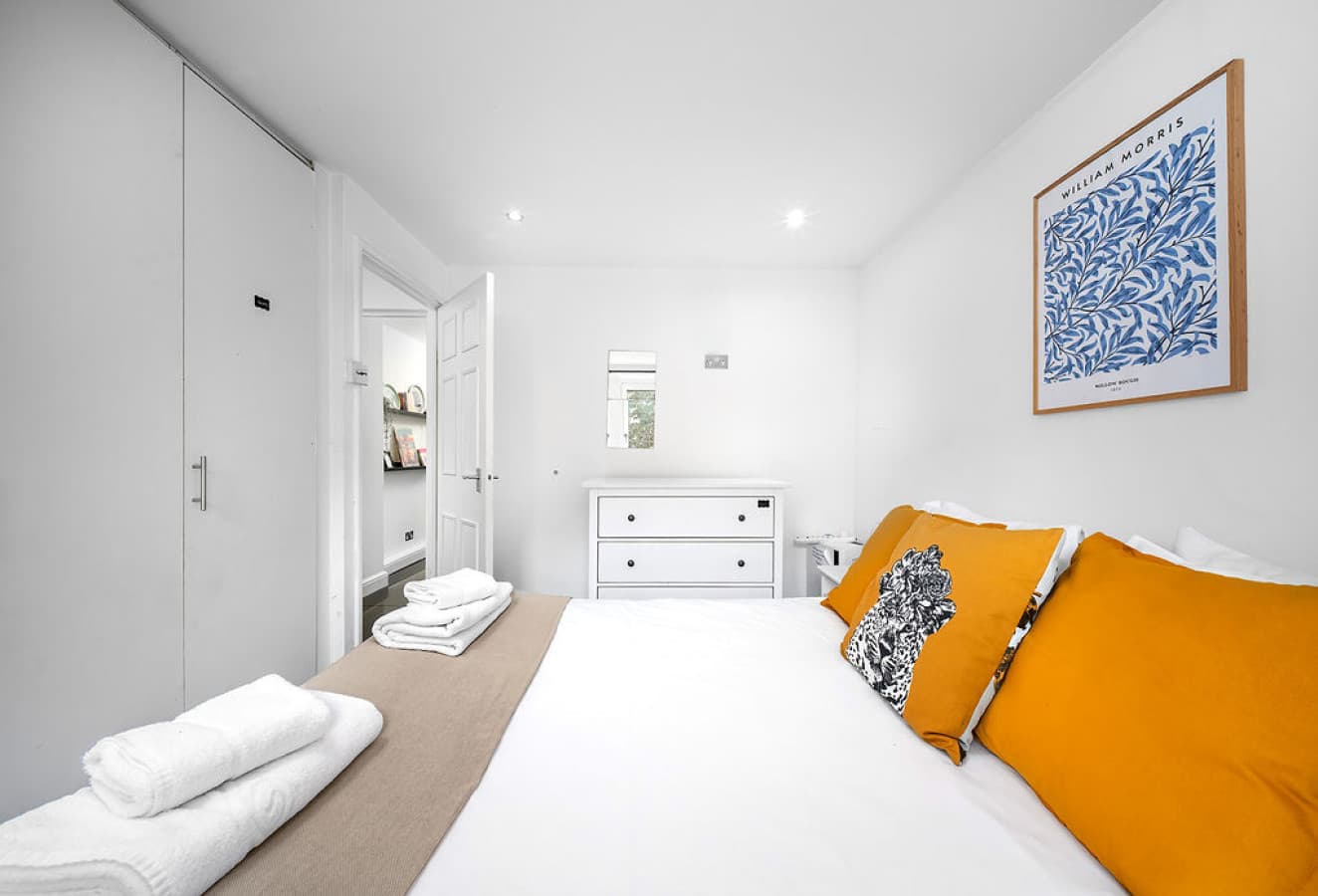 Arlington_Way_Flat_10_bed_3-sharpened.jpg