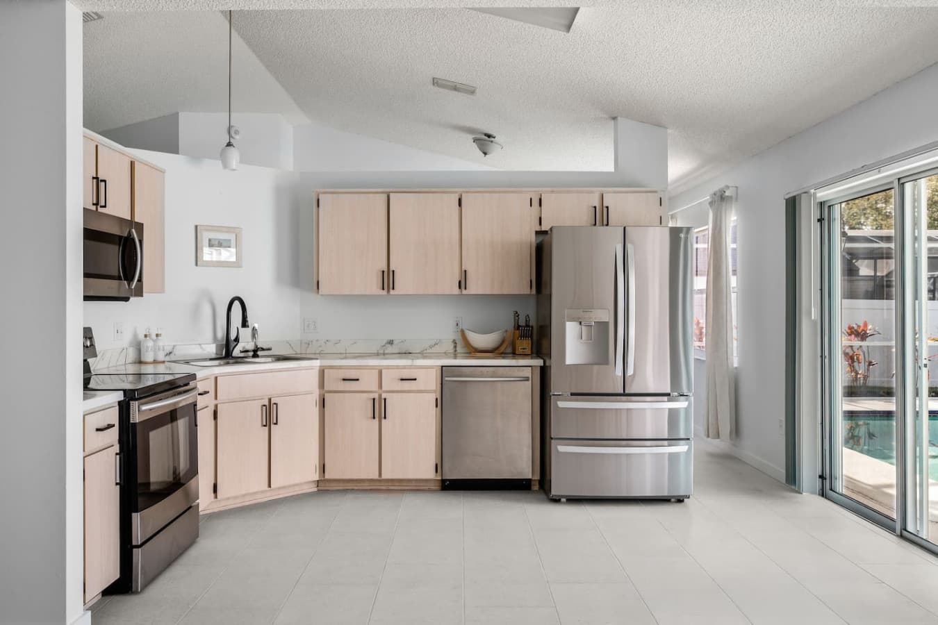 Cook, snack, repeat — this kitchen is ready for all your cravings.