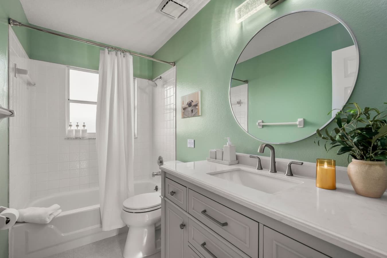 Simple, functional, and comfortable — a shower-tub setup for easy living.