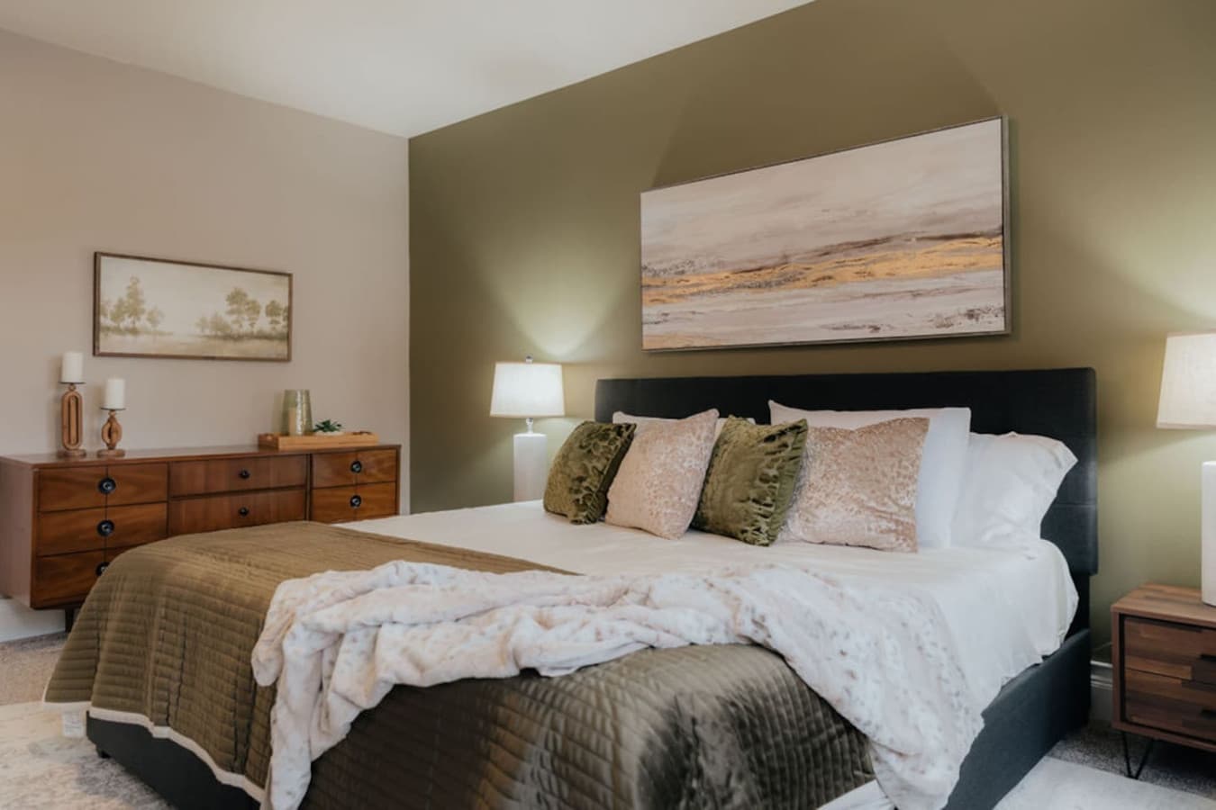 Main House: Quiet comfort with a king bed and soft linens.
