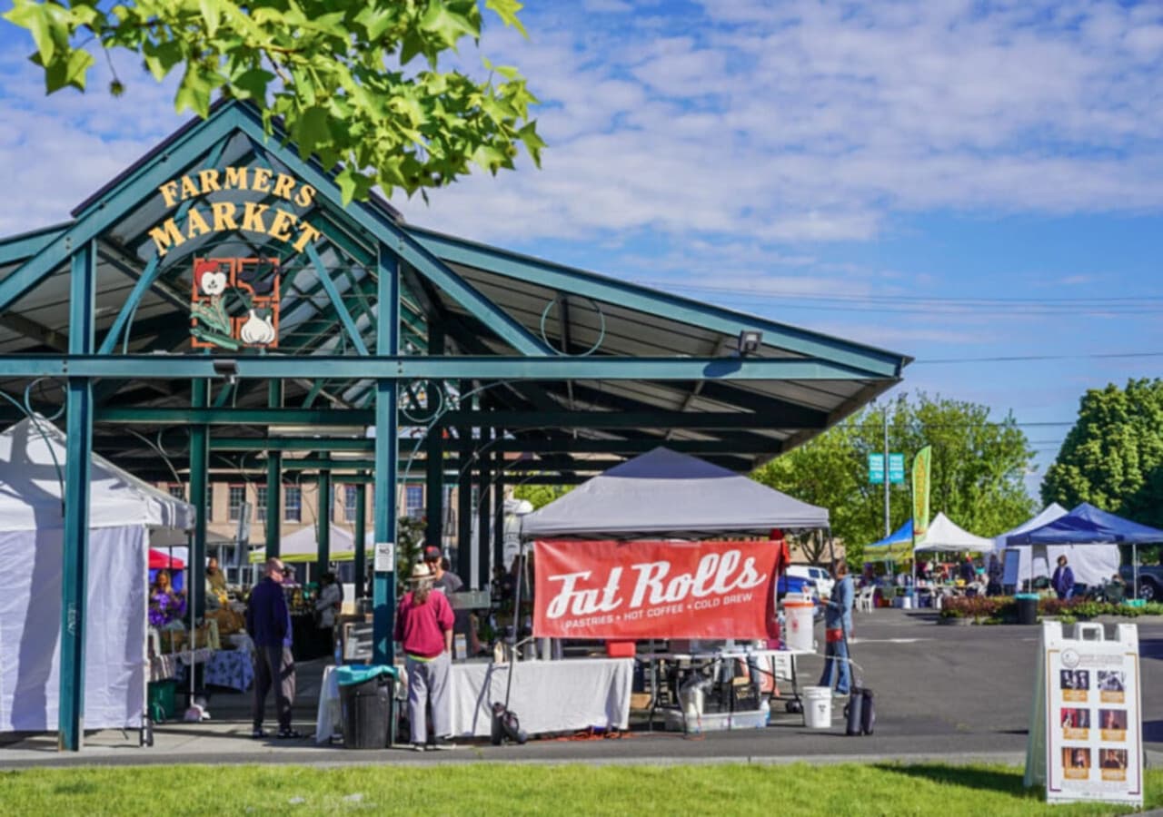 Walla Walla Farmers Market – 10 min walk (Saturdays, May-Oct) - A vibrant Saturday morning tradition featuring local produce, baked goods, artisan crafts, and live music. Stock up on farm-fresh ingredients and handmade souvenirs.