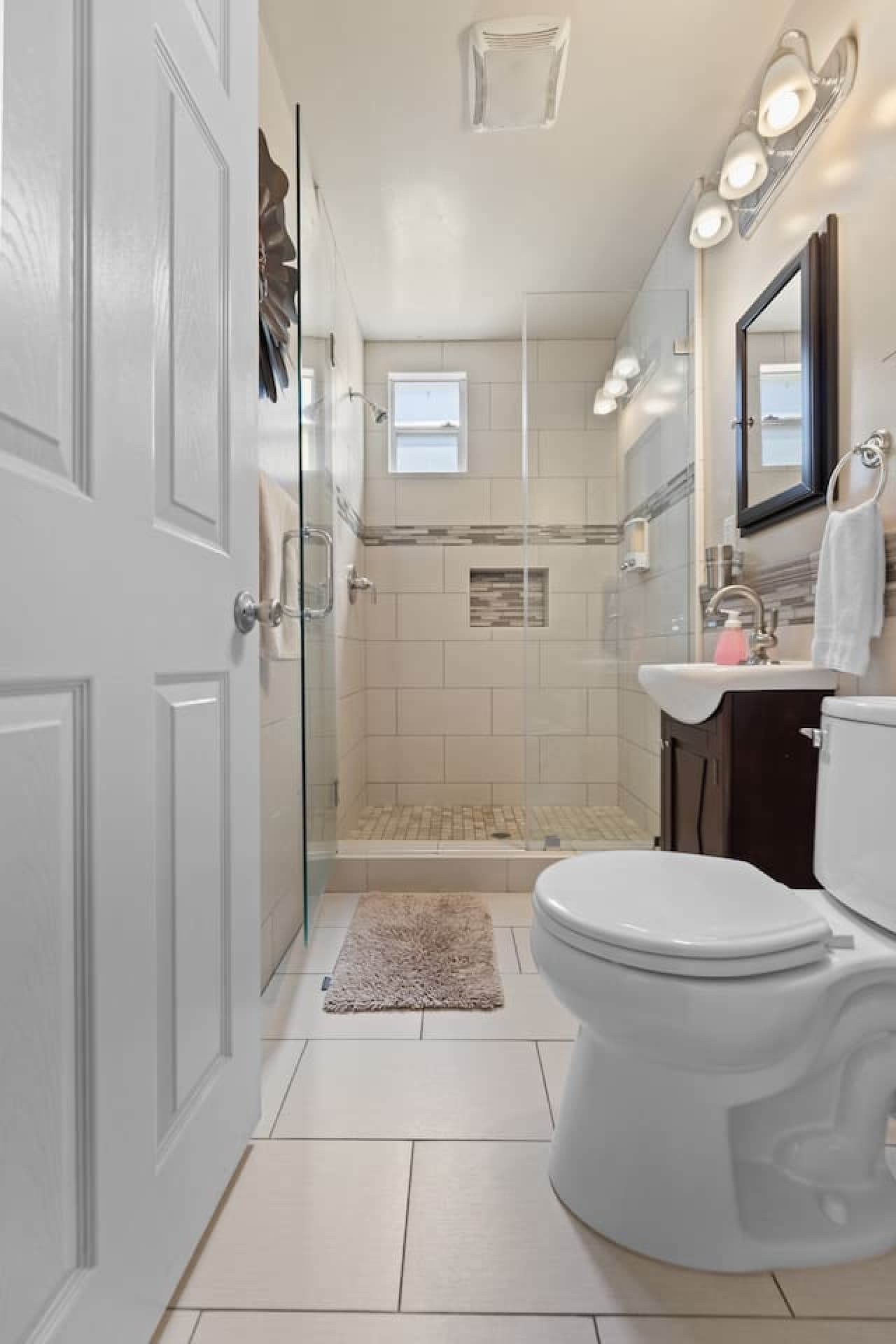 Pamper yourself in our stylish bathroom.