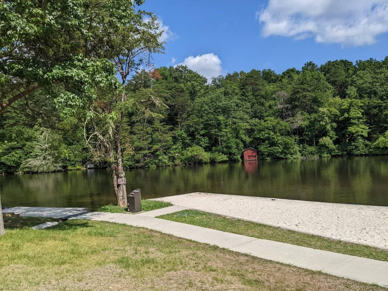 Just 10 minutes to hiking trails, waterfalls, and the beauty of DeSoto State Park.
