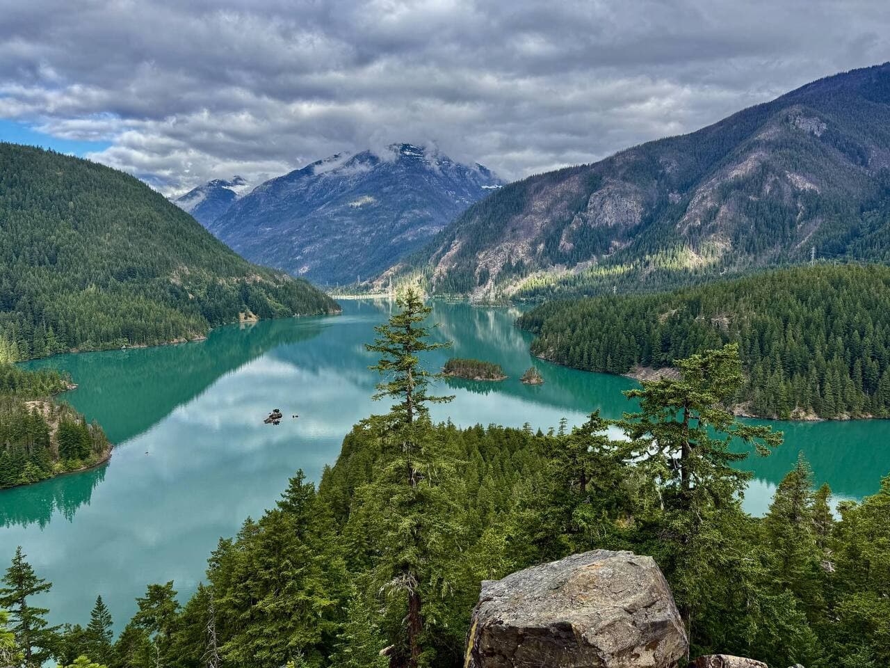Tioga-Hammond Lakes Recreation Area – 10 minutes travel by car. Features twin lakes surrounded by forested hills, perfect for boating, kayaking, fishing, and picnicking.