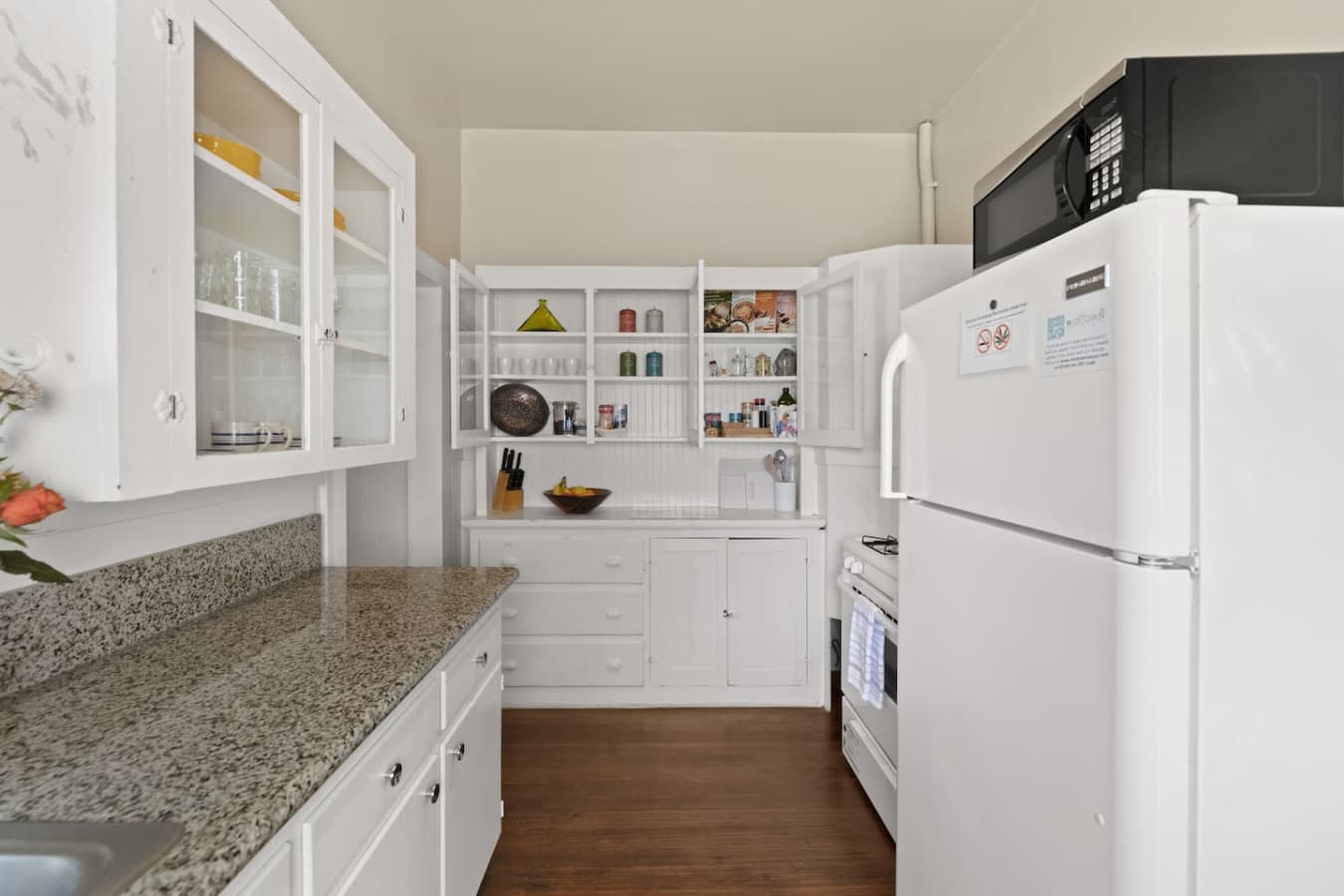 Full size kitchen with all the essentials (olive oil, Salt and pepper, pots and pans etc).