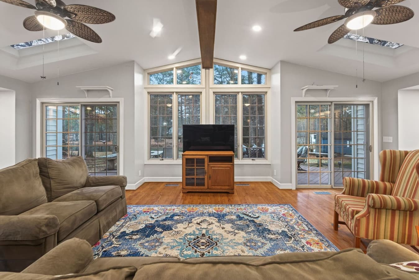 Soft light, comfy seating, and a lake-neighborhood breeze—your new favorite spot to unwind.