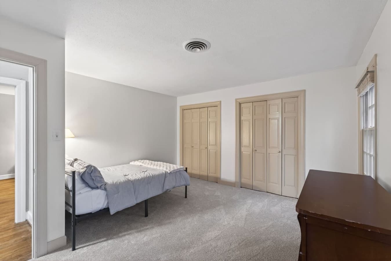 A calm, comfy space ideal for unwinding and settling in at your own pace.