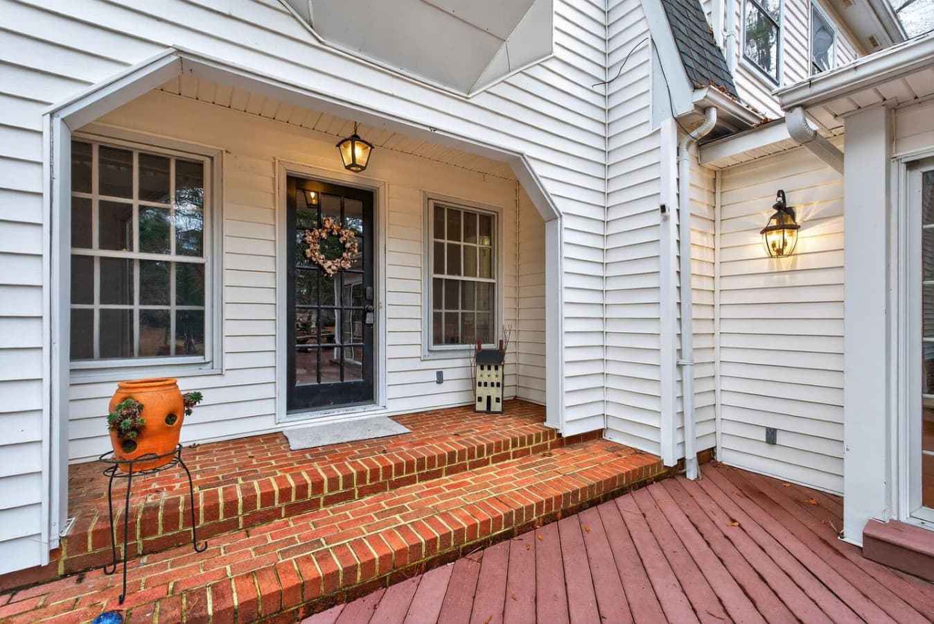 Arrive to a quiet, inviting setting where comfort and simplicity greet you right at the door.