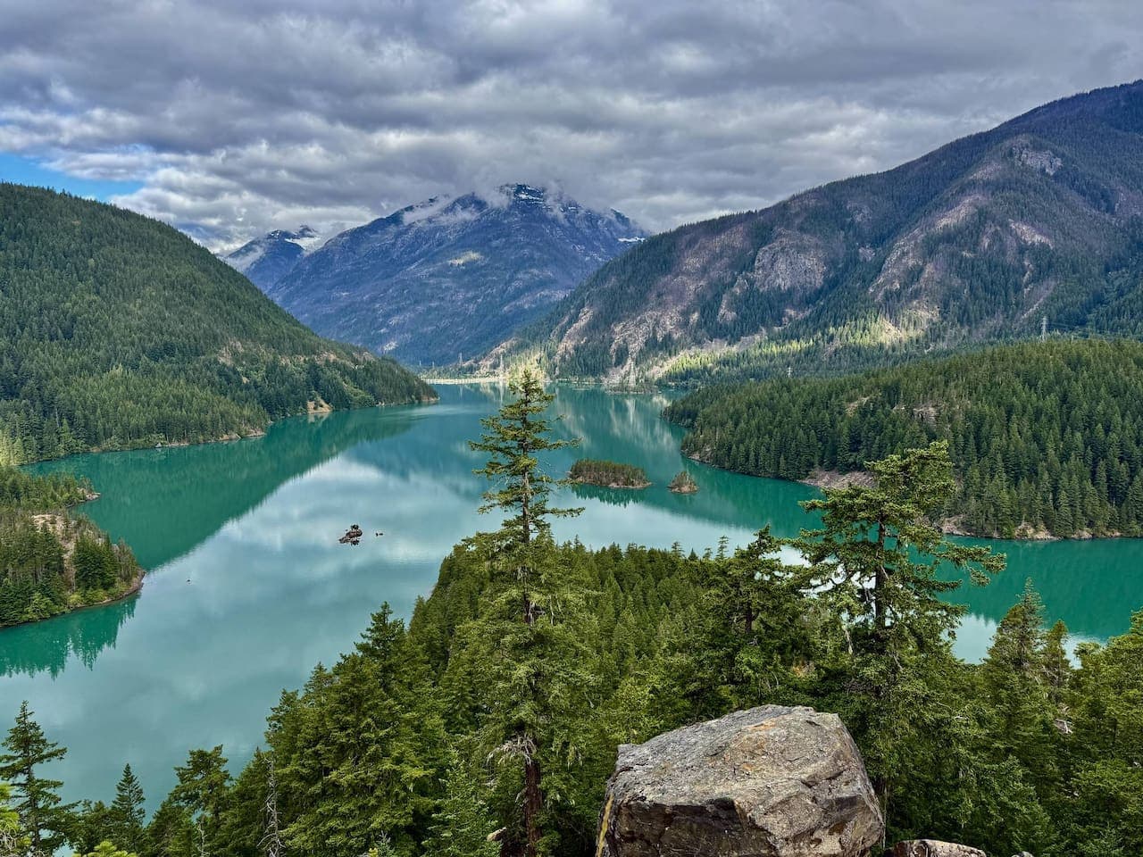 Tioga-Hammond Lakes Recreation Area – 10 minutes travel by car. Features twin lakes surrounded by forested hills, perfect for boating, kayaking, fishing, and picnicking.