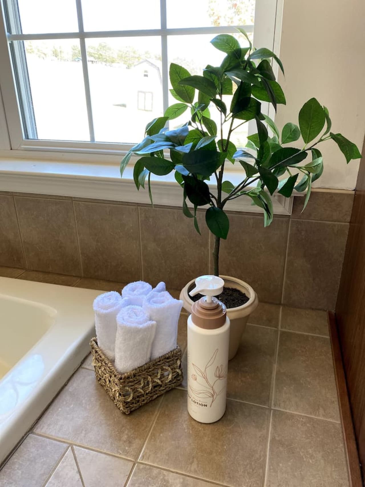 Complete with everything you need for a perfect bath.