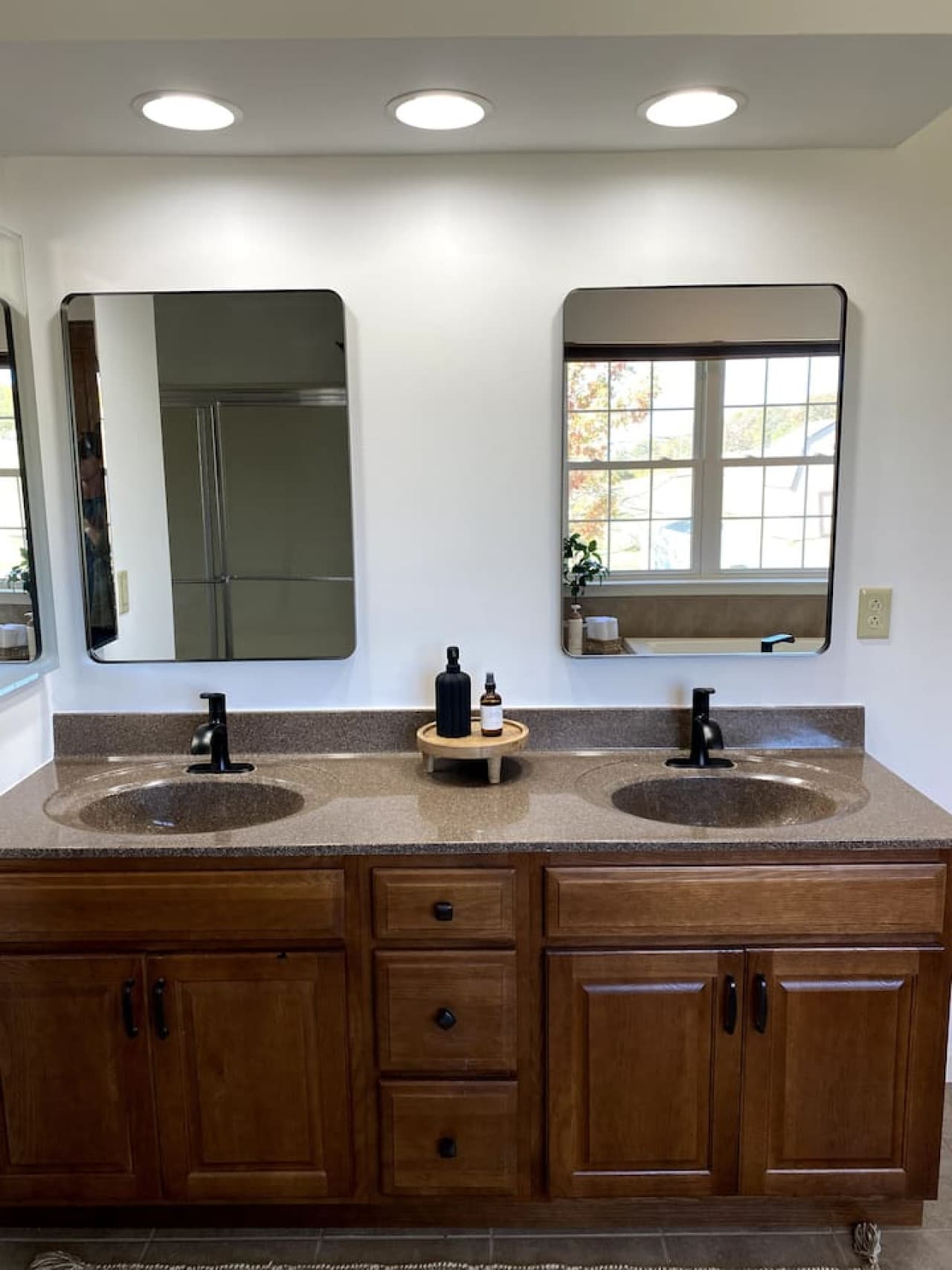 A bathroom so tidy, even your toothbrush will feel fancy.