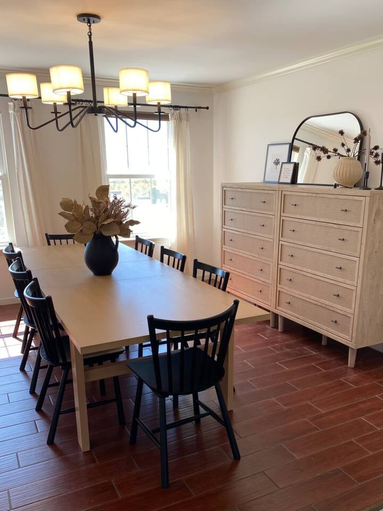 This table’s seen it all—breakfasts, board games, and maybe a midnight snack or two.