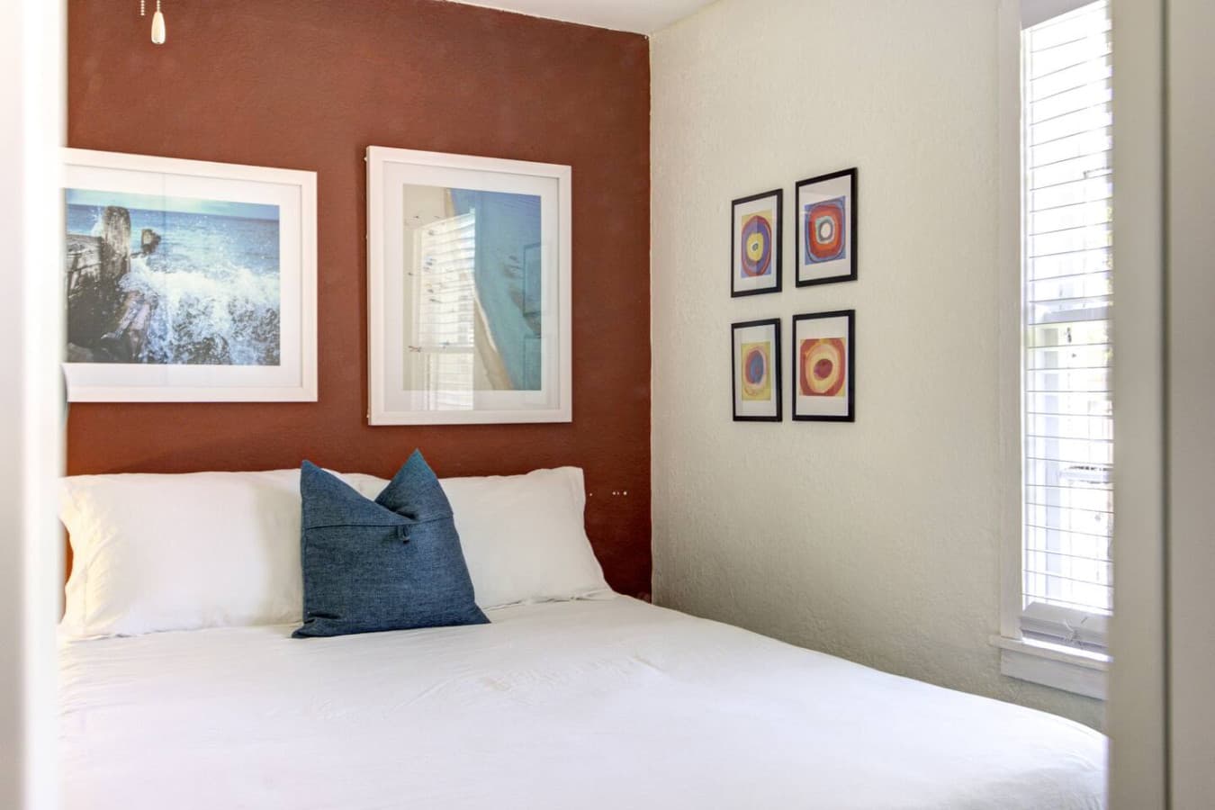 Sleep like a king (or queen) in the heart of Midtown.