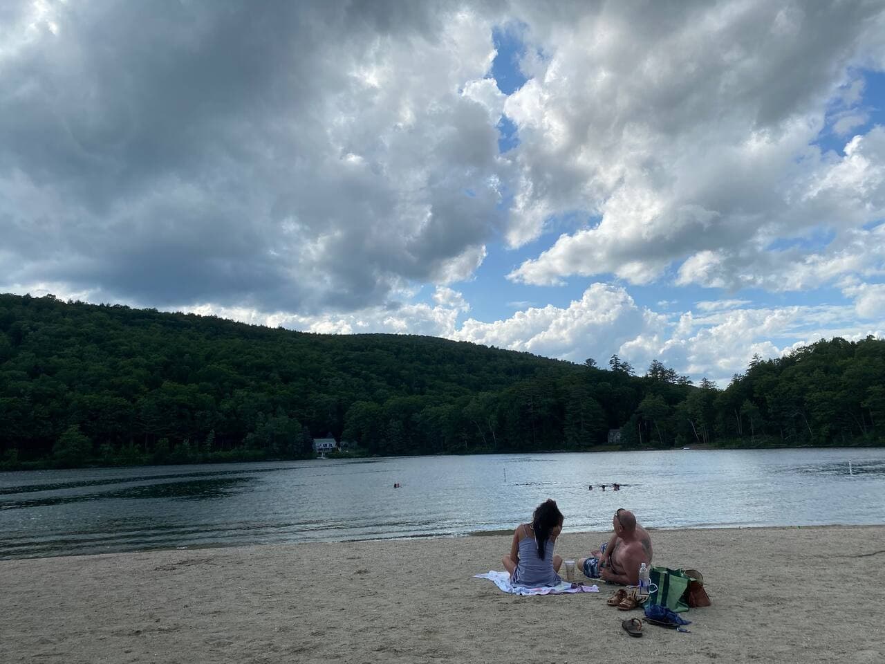 Lovely Echo lake beach is just 6 minutes away!