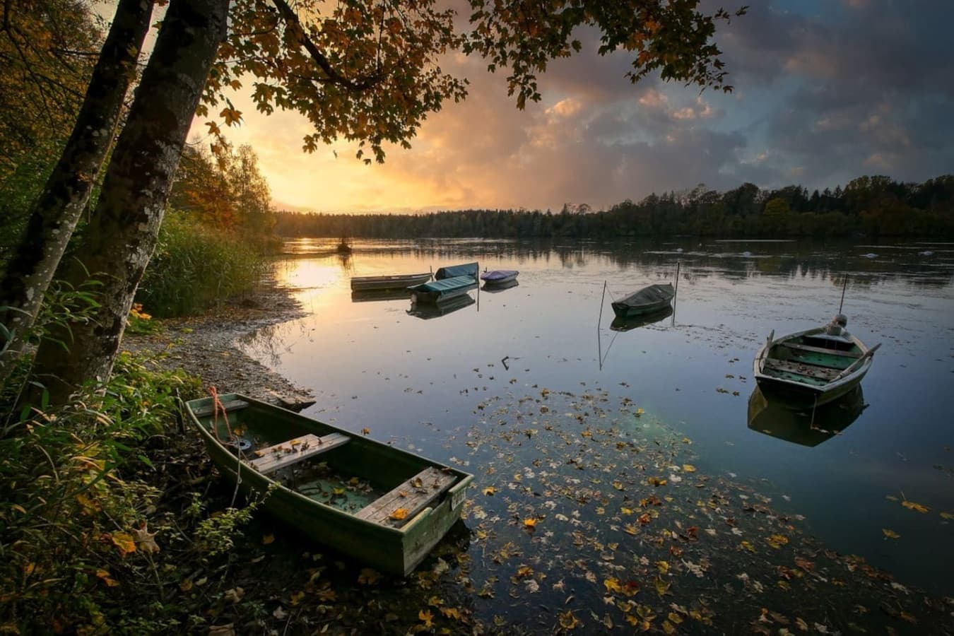 Only 12 minutes to Lake Ninevah—bring your fishing rod and leave your worries behind!