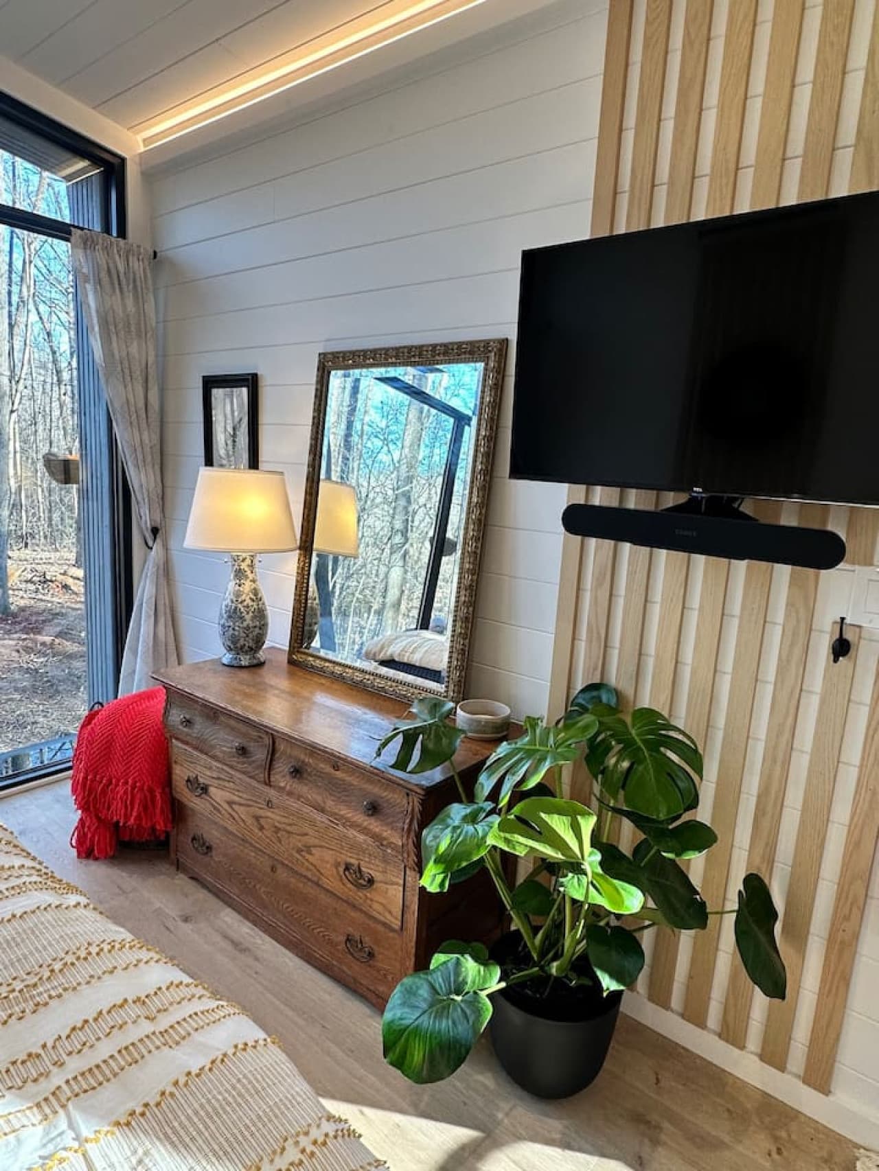 Luna Studio: The perfect mix of comfort and tranquility.