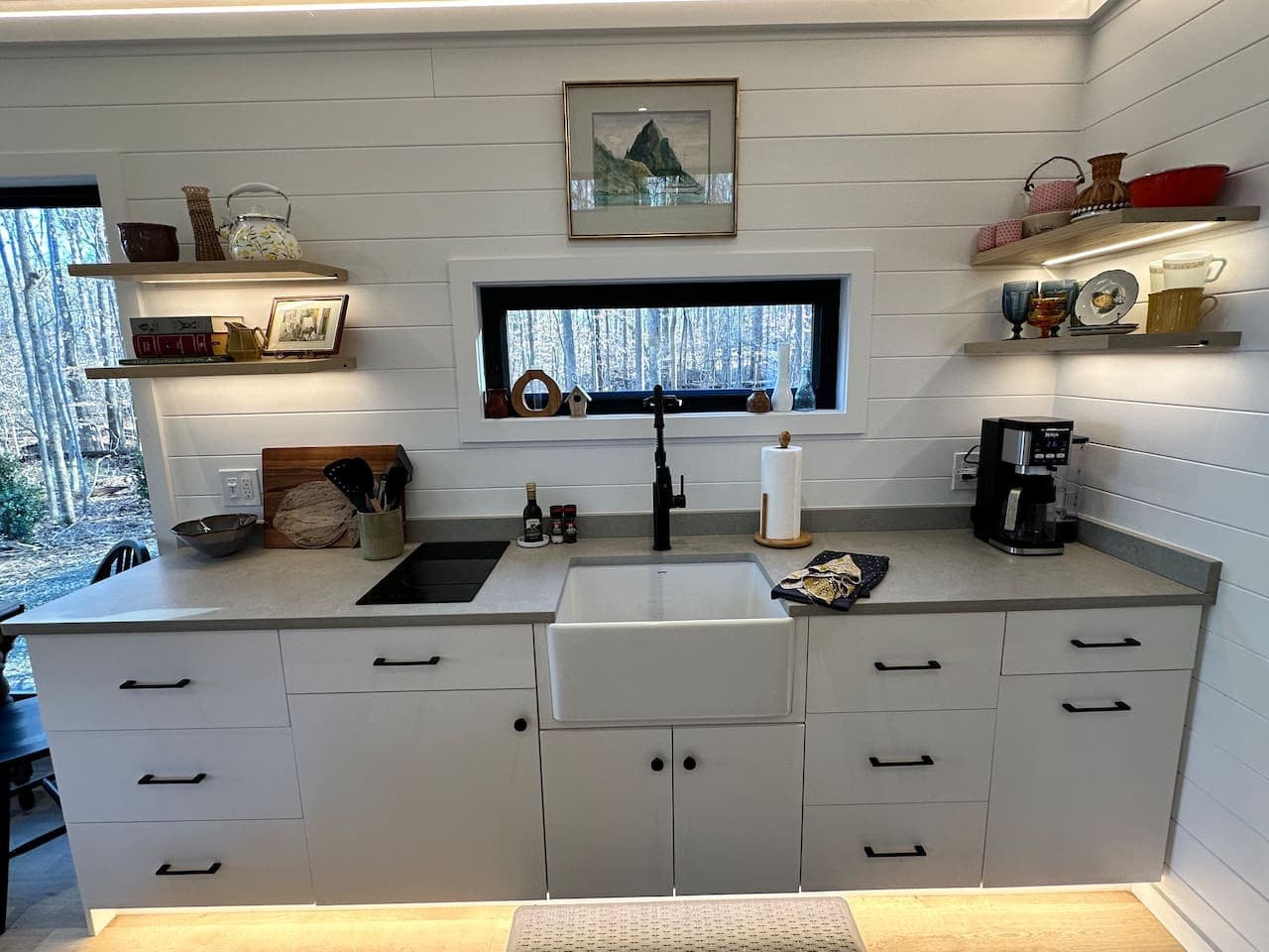Luna Studio: Cooking in this kitchen is a breeze, with sleek surfaces and everything you need right at your fingertips.