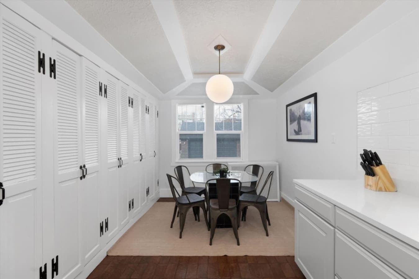 Perfect for family breakfasts or relaxed dinners, this dining space seats six in style.