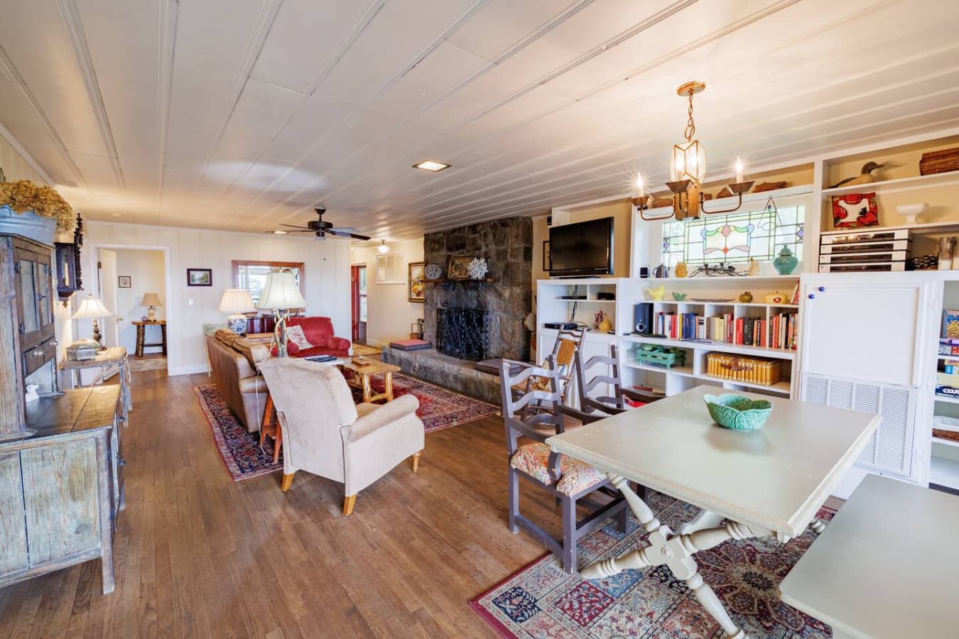 Open concept living & dining area.