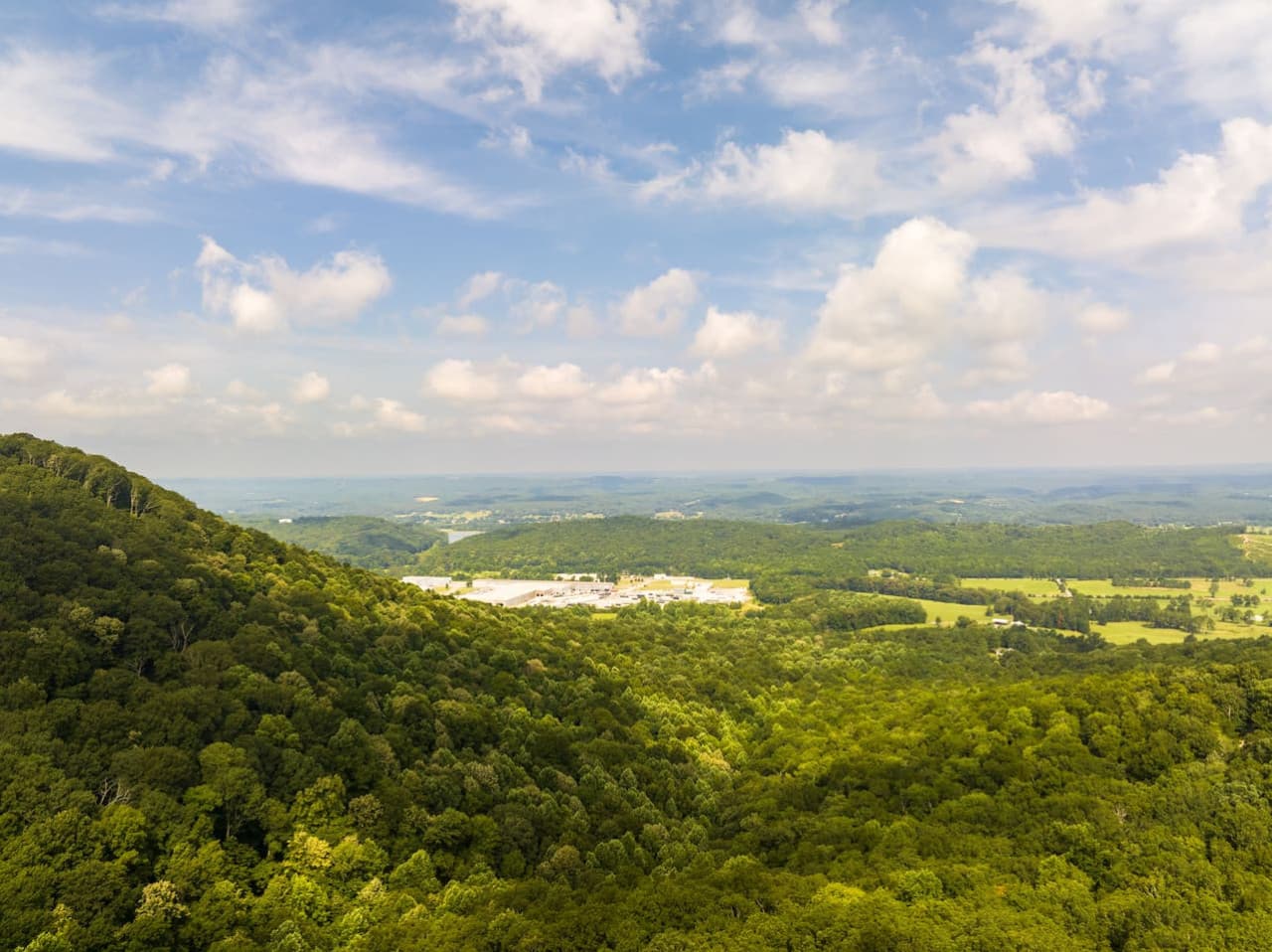 Wake up to breathtaking mountain views that define the beauty of Brow Bella.
