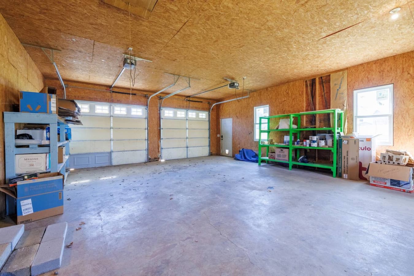 Guests have access to the garage if they prefer to park inside.