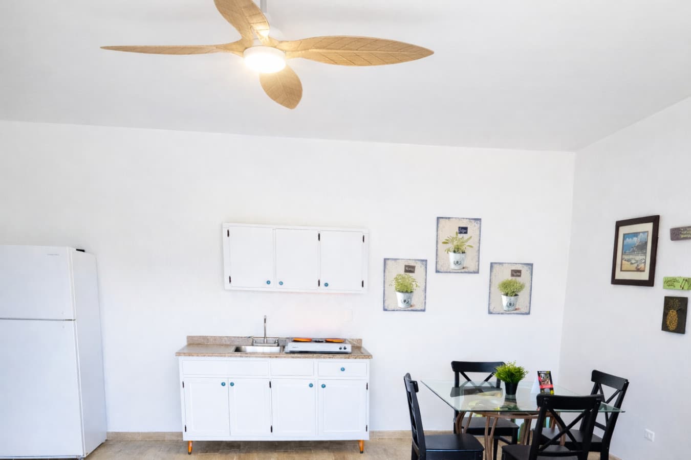 kitchen dining.png