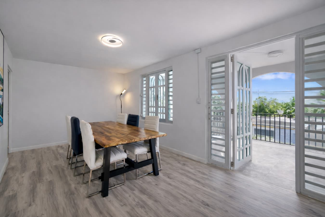 Dining area.png