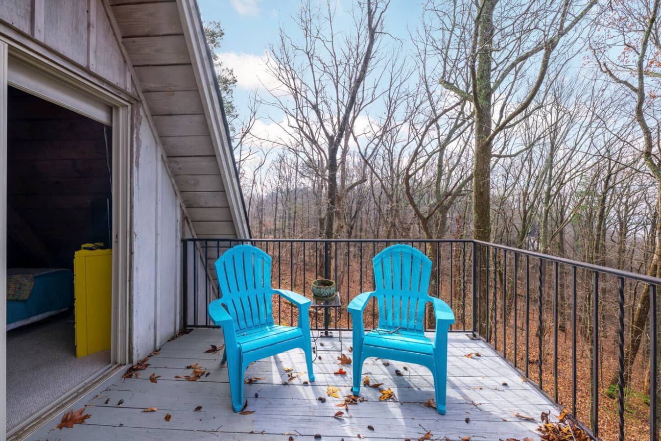 Breathtaking mountain vistas from the top porch.