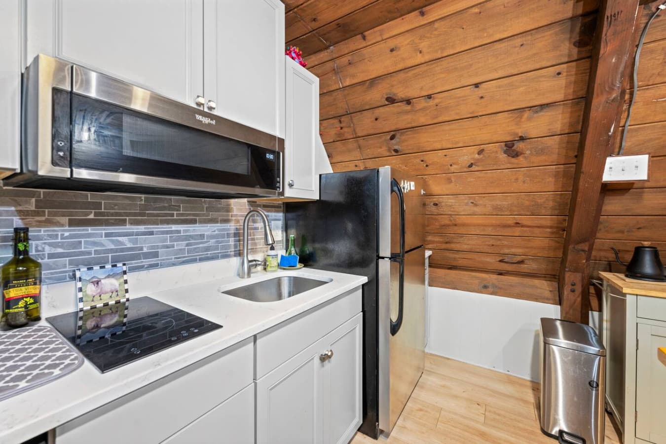 Perfect space for quick breakfasts, snacks, or light meal prep.