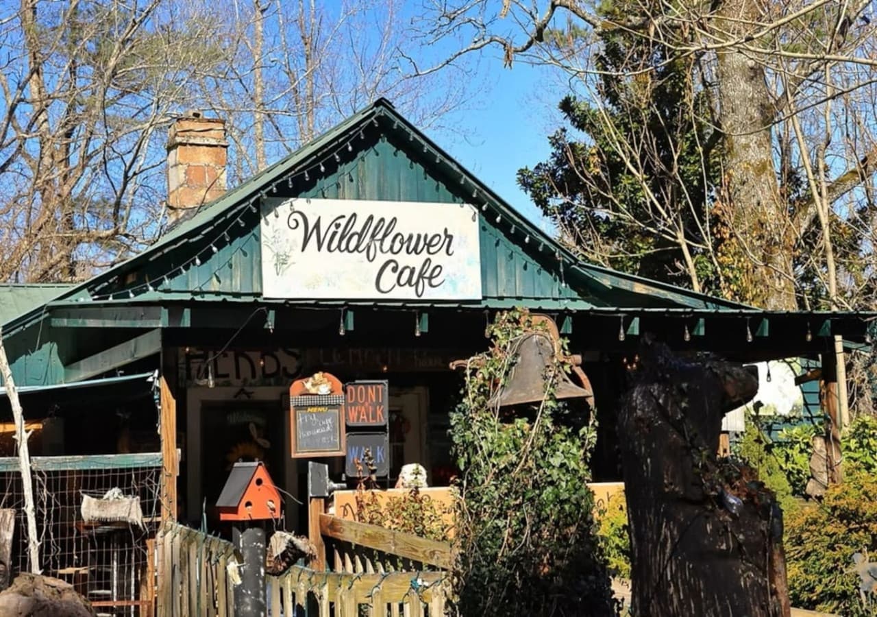 Wildflower Café serves Southern comfort food with a twist. Grab a tomato pie to-go and enjoy it at sunset at Brow Park. Only 1 min drive away!