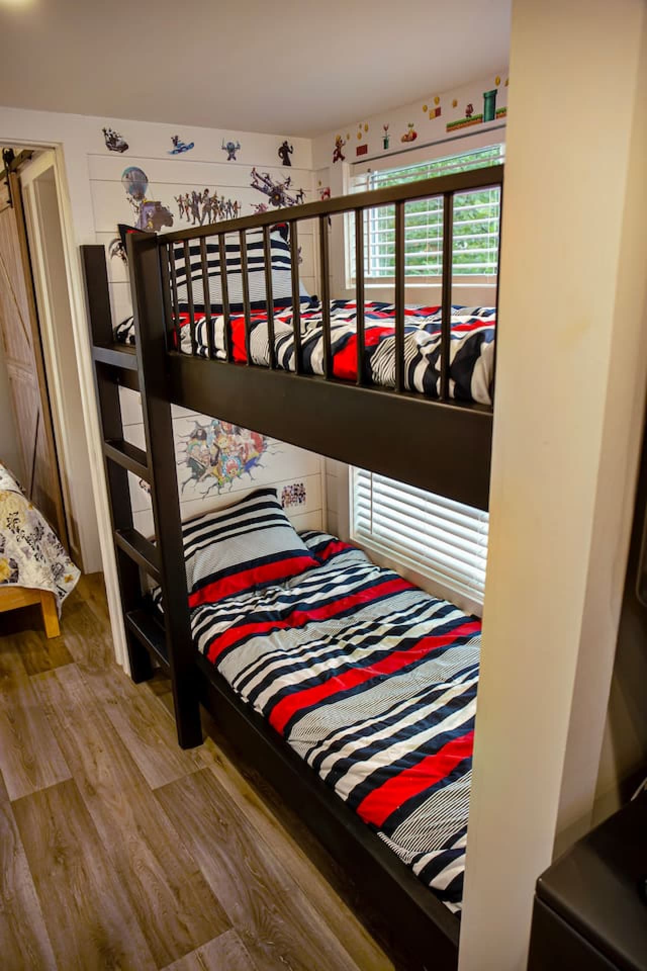 A snug spot that feels like a childhood sleepover—minus the pillow fights.