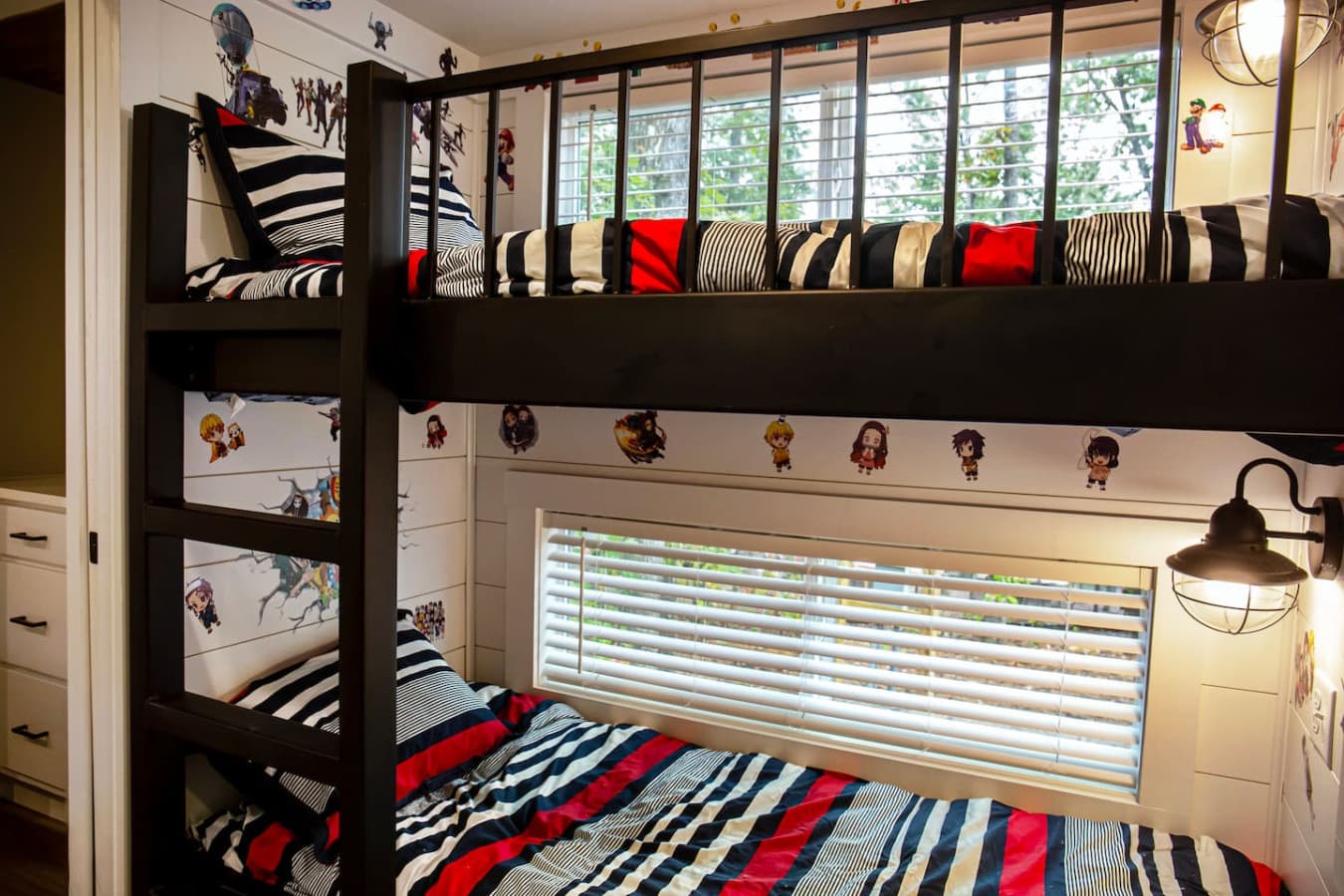 Perfect for kids or travel companions—cozy bunks for laughter and late-night stories.