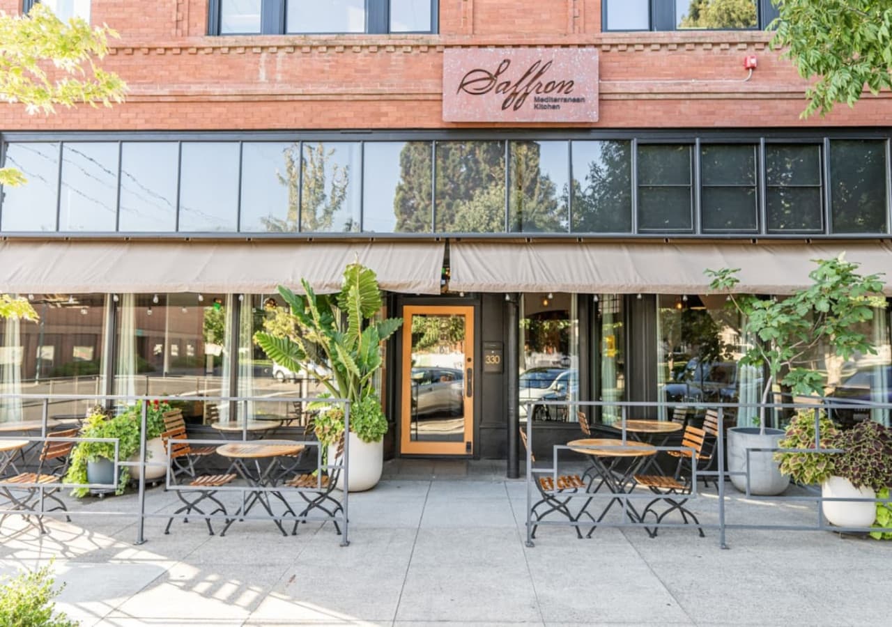 Saffron Mediterranean Kitchen – 10 min walk - Outstanding Mediterranean cuisine with fresh, locally-sourced ingredients. The lamb dishes and mezze platters are standouts, paired perfectly with Walla Walla wines.