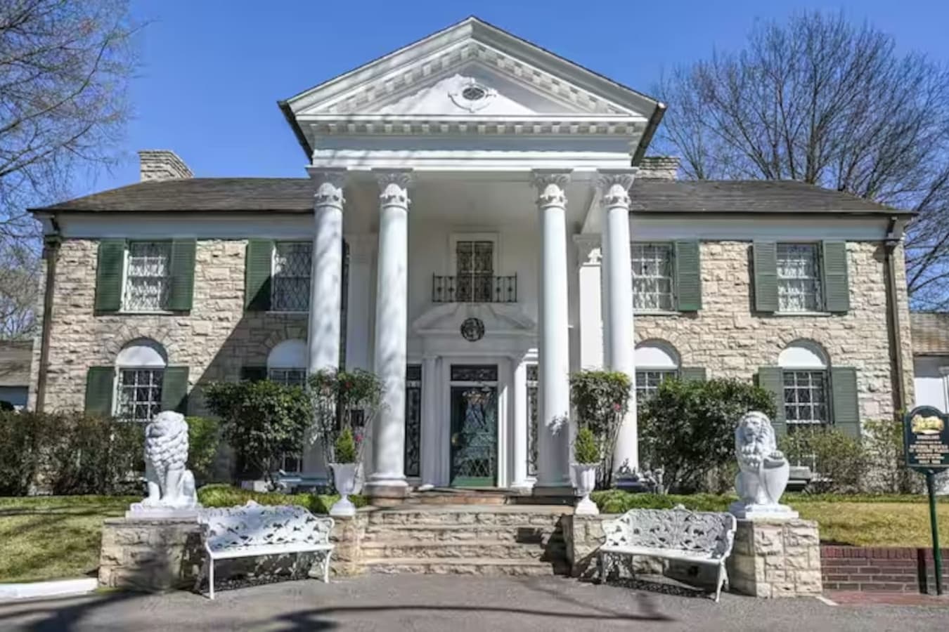 Graceland: The Home of Elvis Presley is just 9.2 miles away!
